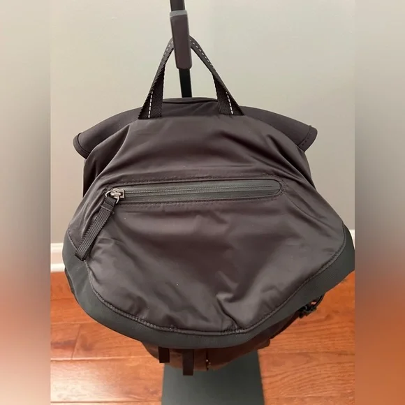 Lululemon Run From Work Backpack Black. - Picture 12 of 12